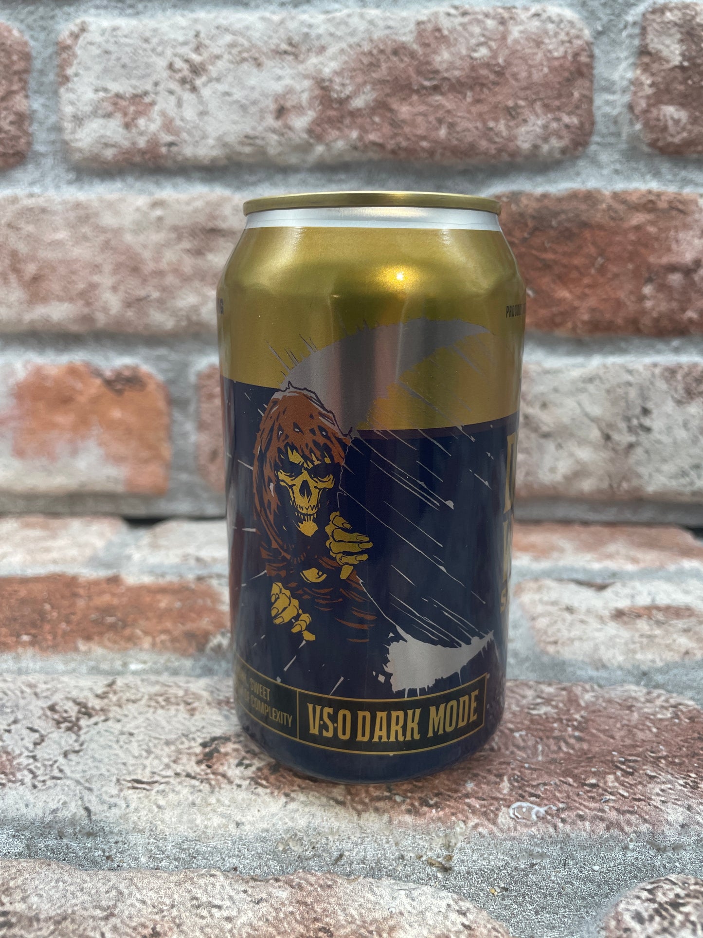 Revolution V.S.O Dark Mode 2022 Stout - 33 CL